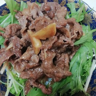 牛バラ肉ニンニク炒め丼